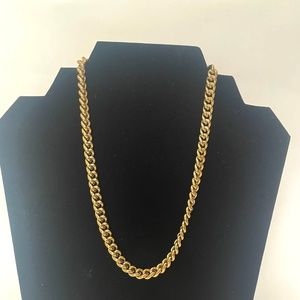 Carolee Opulent Connection Thick Gold Link Chain Necklace with Horseshoe Closure